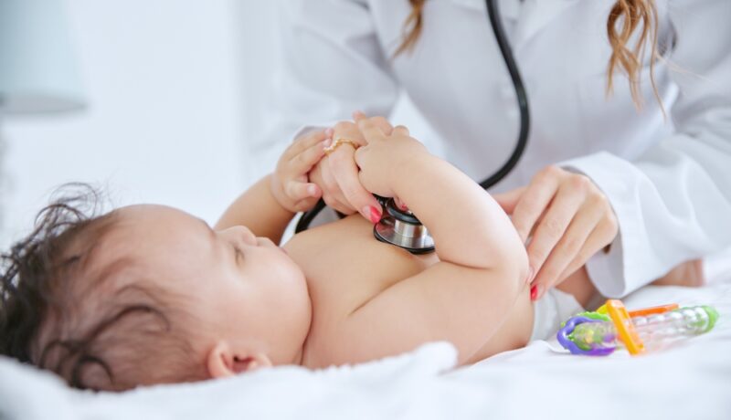 Reflexul gâtului tonic sau reflexul spadasinului: tot ce trebuie să știi despre el